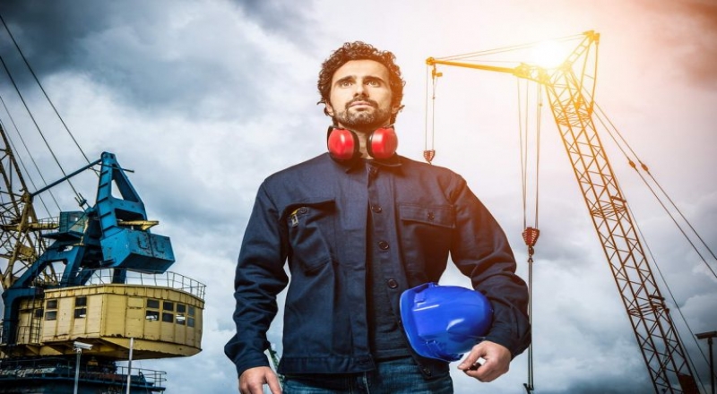 從市場(chǎng)需求看，棚原材料消耗管價(jià)格將進(jìn)入峰值弧頂區